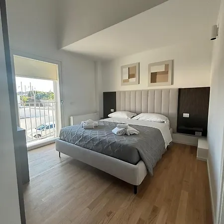 Luxury Apartment *