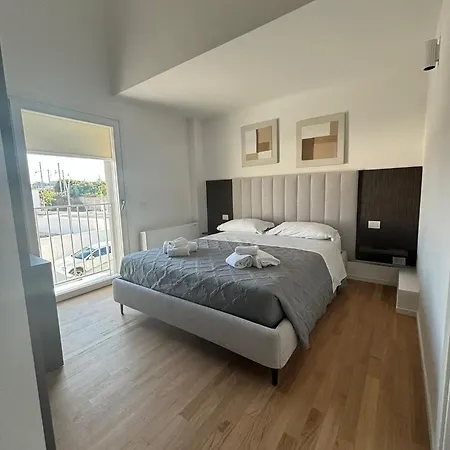 Luxury Apartment *